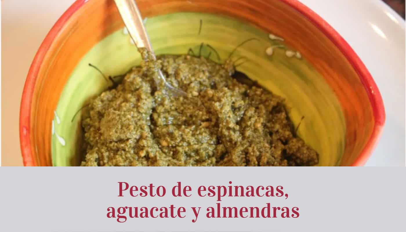 Pesto de espinacas, aguacate y almendras